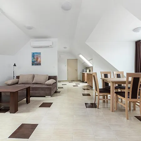 Апартаменты Herics Тихань